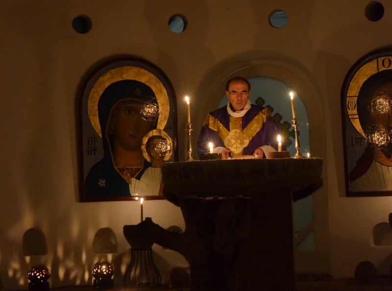RCF Lyon - Le Cardinal Philippe Barbarin célèbre la messe dans l'église Copte d'Anaphora (Egypte) cardinal_barbarin.jpg